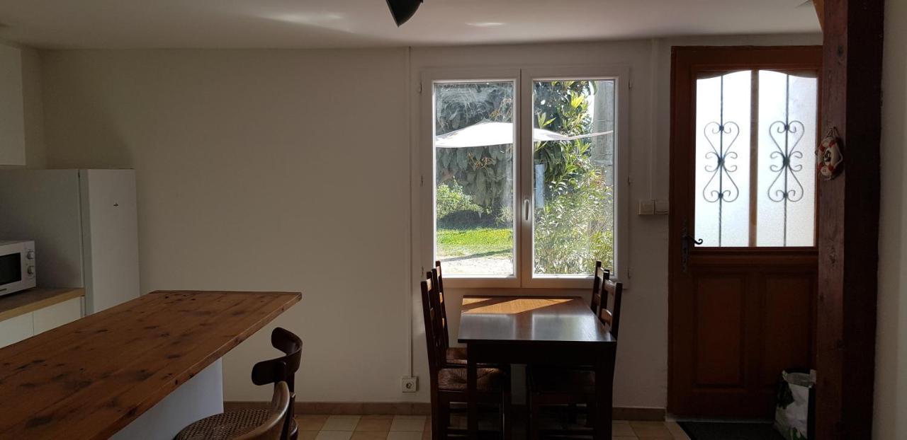 Petite Maison Refaite A Neuf Dans Mas Du 19Eme Siecle Arlés Exterior foto